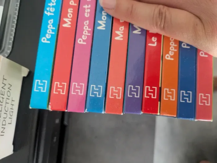 Lot de 10 livres Peppa TBE - photo numéro 2