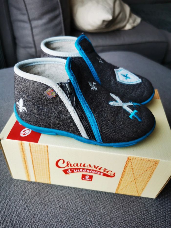 Chaussons taille 26 - photo numéro 3