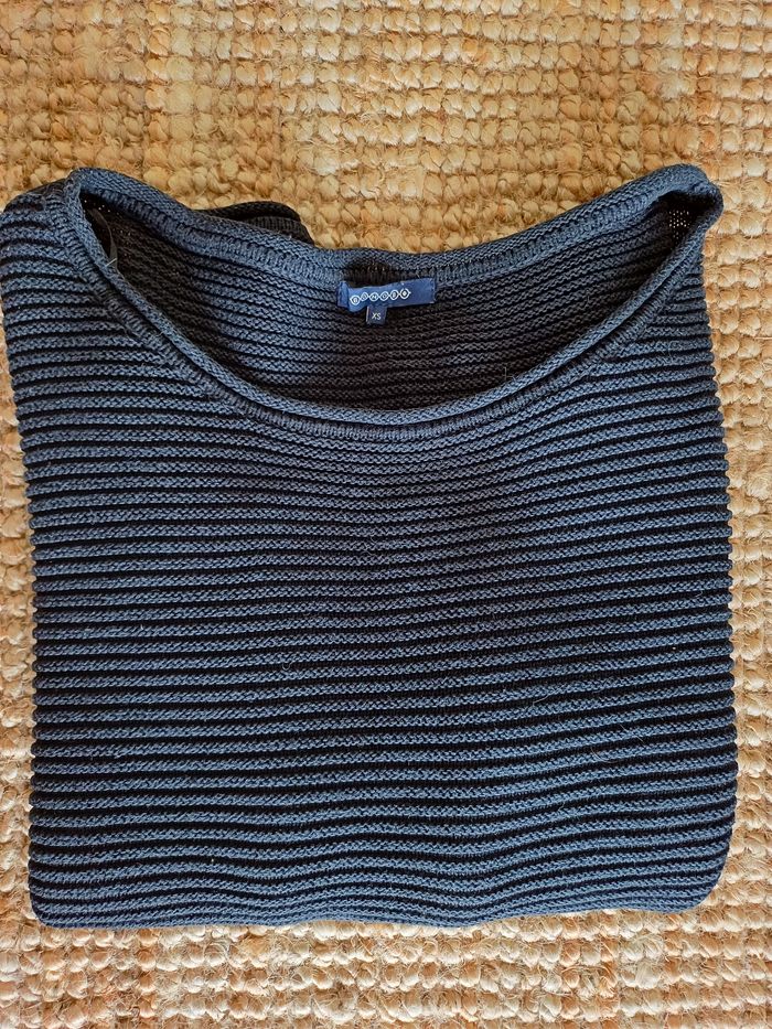 Pull noir - photo numéro 2