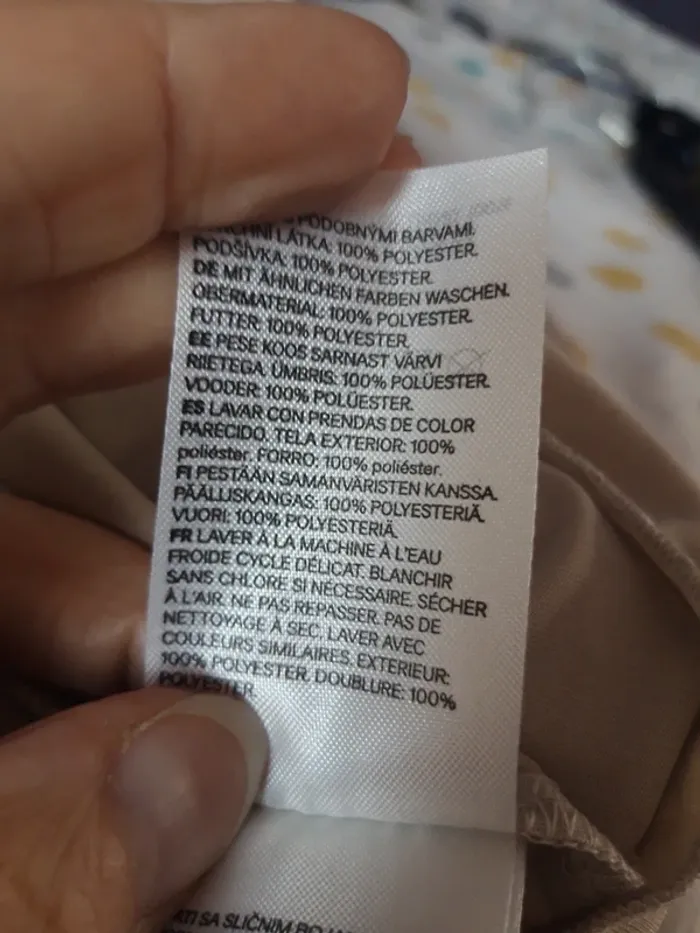 Jolie robe beige mastic légèrement plissée - photo numéro 12