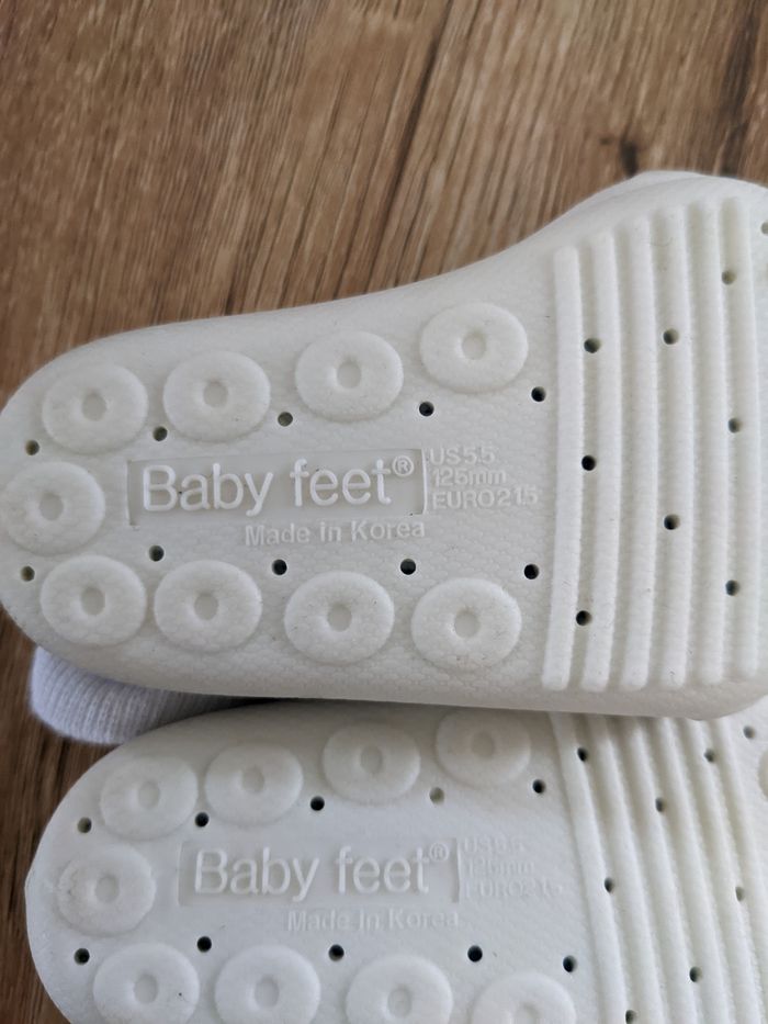 Chaussons souples neufs Baby feet 21 - photo numéro 3