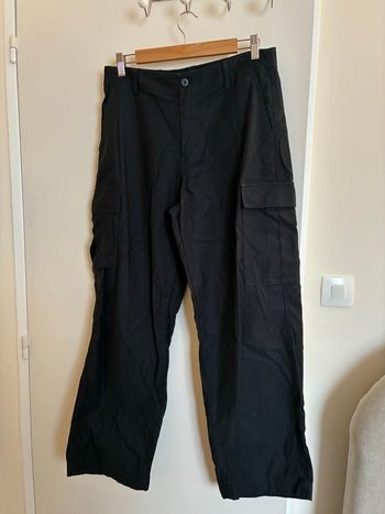 Pantalon cargo noir Uniqlo – Taille M – Très bon état