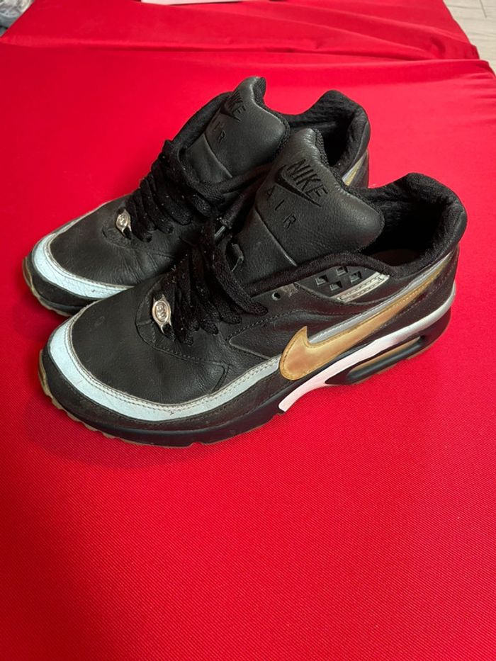Baskets chaussures Nike Air Max rétro vintage 38.5 noir gris