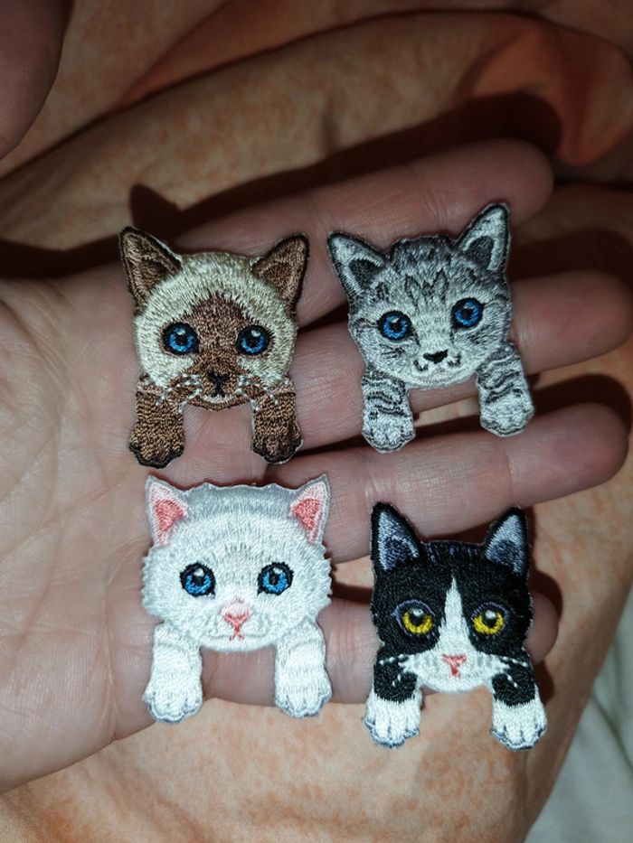 Lot de 4 patchs chat brodés - photo numéro 2
