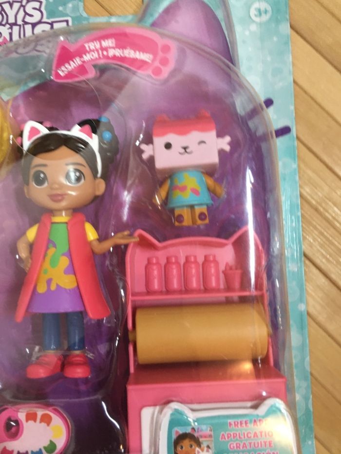 Spin Master Gabby's Dollhouse Gabby et la Maison Magique - PACK 2 FIGURINES Accessoires Coffret Studio d’Art Gabby - photo numéro 4