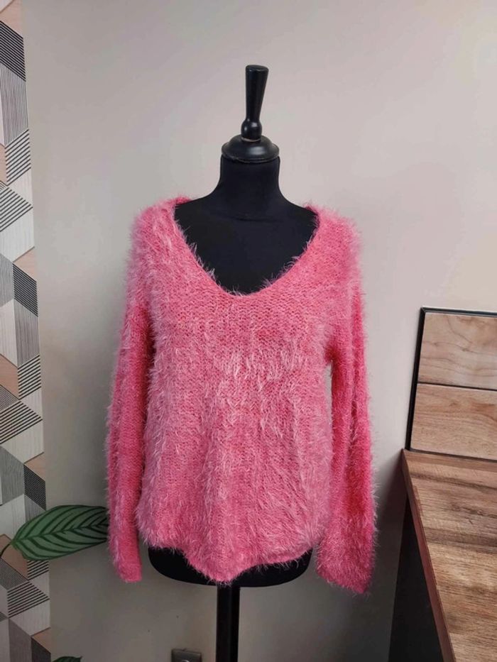 Pull rose effet poils Bershka