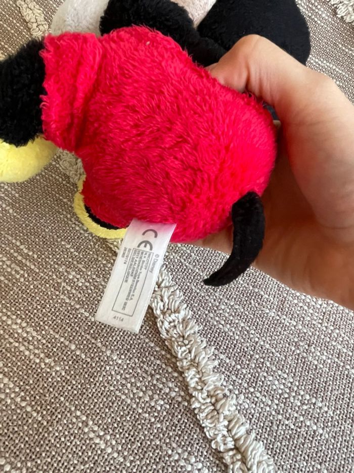 Peluche doudou mouchoir Disney 30cm Mickey souris noir et rouge très bon état - photo numéro 5