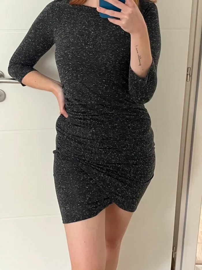 Robe moulante manches longues
