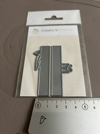 Double dies étiquettes neuf Simply Graphic