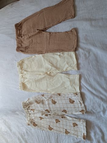 Pantalons gaufrés taille 12/18 mois