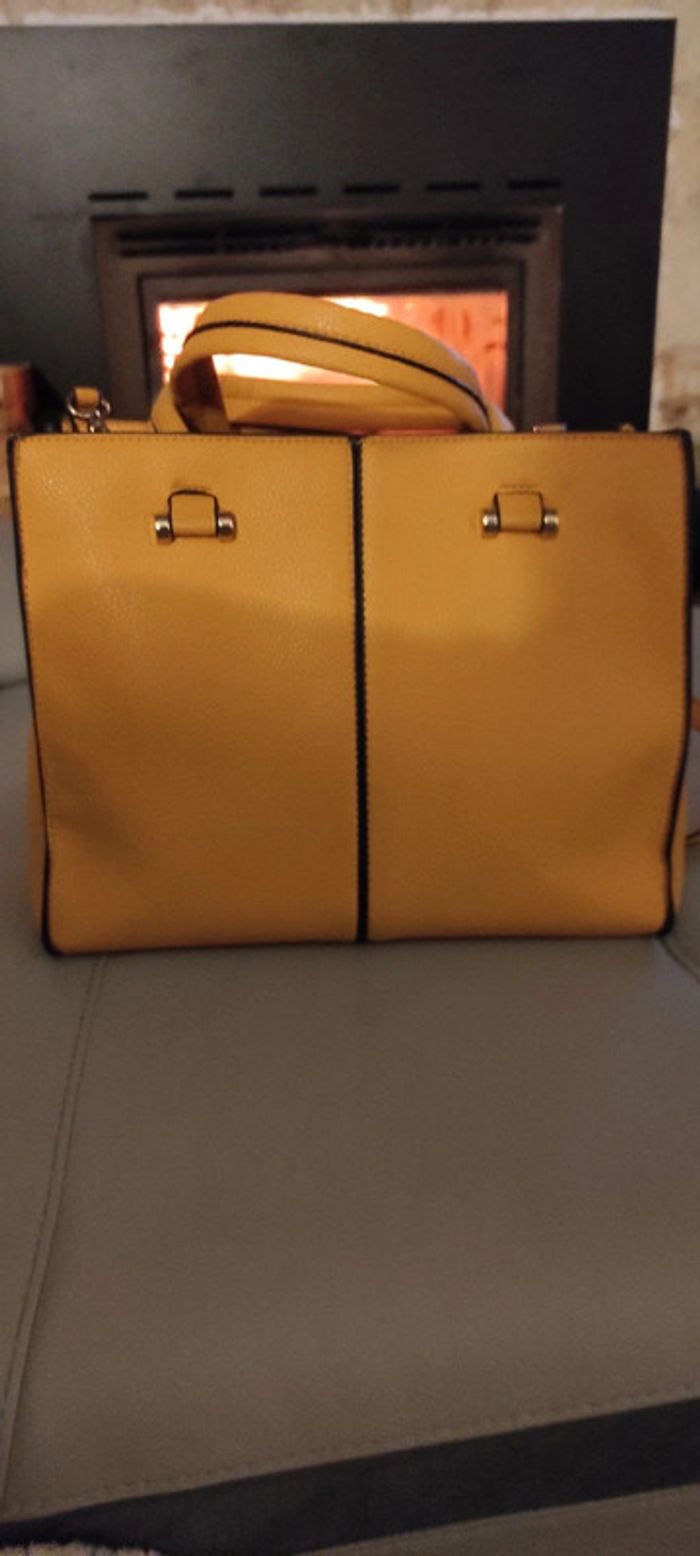 Sac à main jaune moutarde très bon état