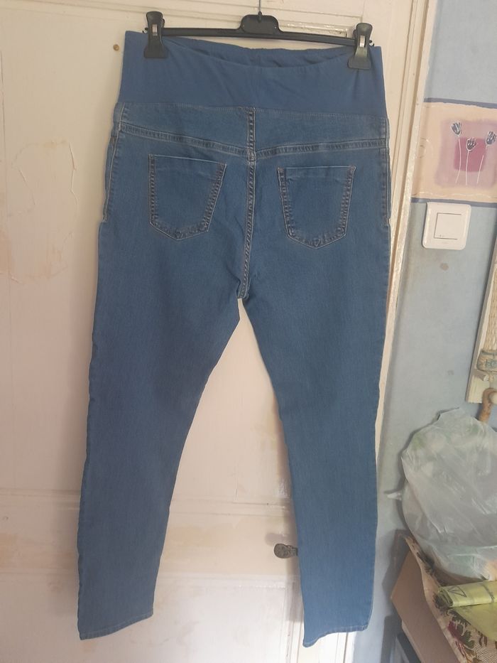 Pantalon jegging de grossesse bleu, marque Kiabi, taille 44 - photo numéro 2