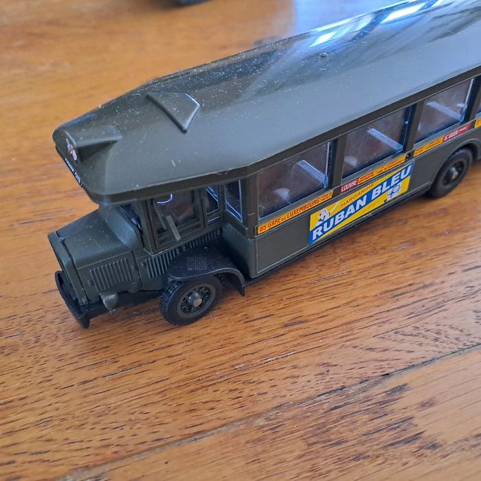 Autobus Renault Tn6c militaire Solido