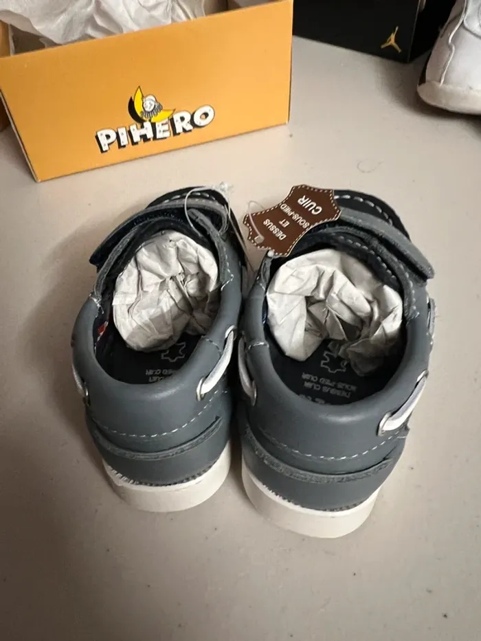 Chaussures bateau 22 neuves - photo numéro 3