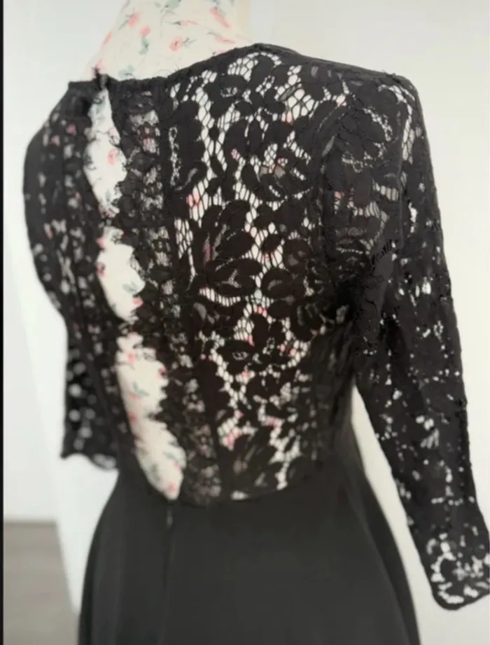 Superbe robe noire dentelle patineuse taille M - photo numéro 4
