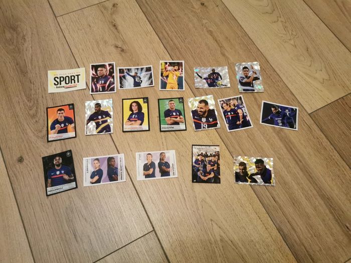 18 stickers panini differents au plus pres des bleus