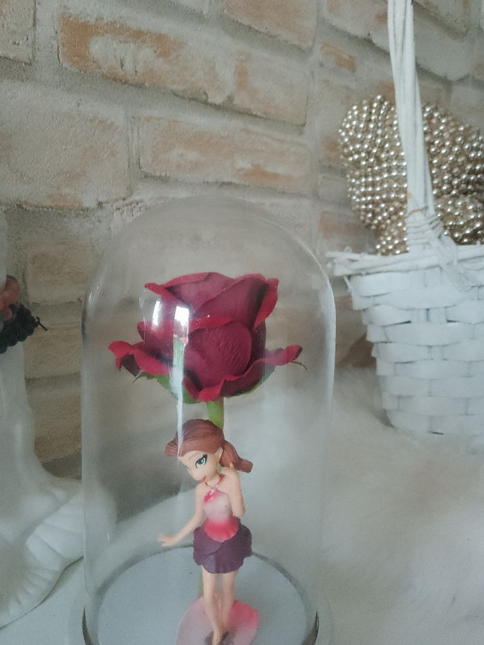 Décoration rose sous cloche - photo numéro 2