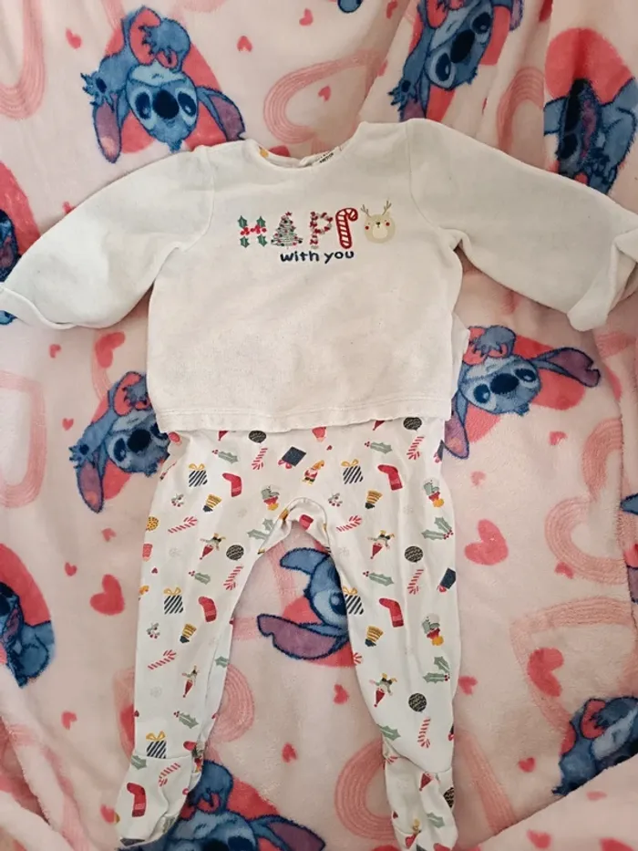 Pyjamas taille 9 mois