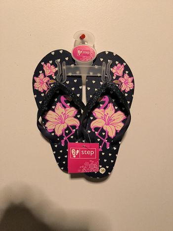 Paire de tongs fille taille 36