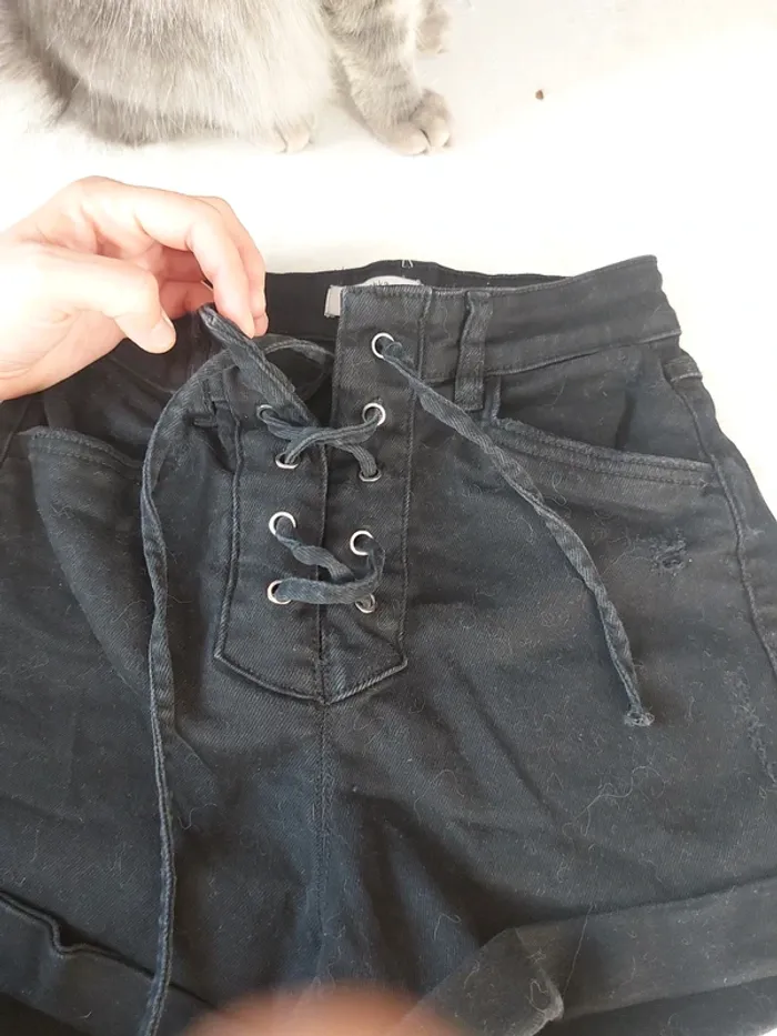 Short en jean noir avec galon - photo numéro 5
