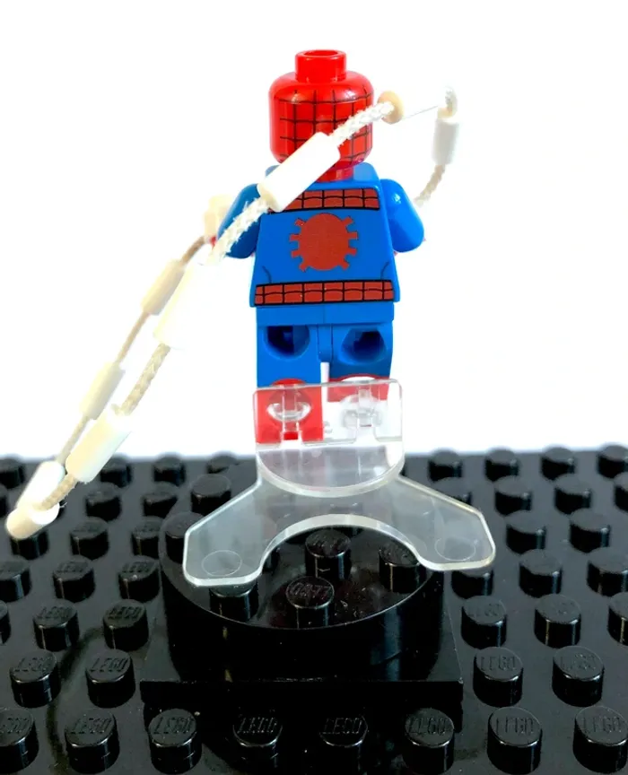 LEGO Marvel Super heroes - Spider-Man, red boots - photo numéro 4