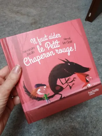 Il faut aider le petit chaperon rouge