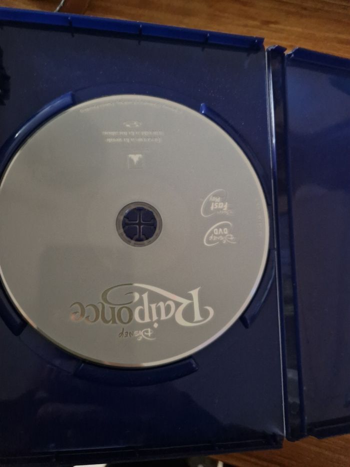 Raiponce / DVD disney * - photo numéro 3