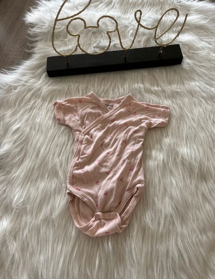 Bodie manches courtes kiabi 🥰 taille 3 mois