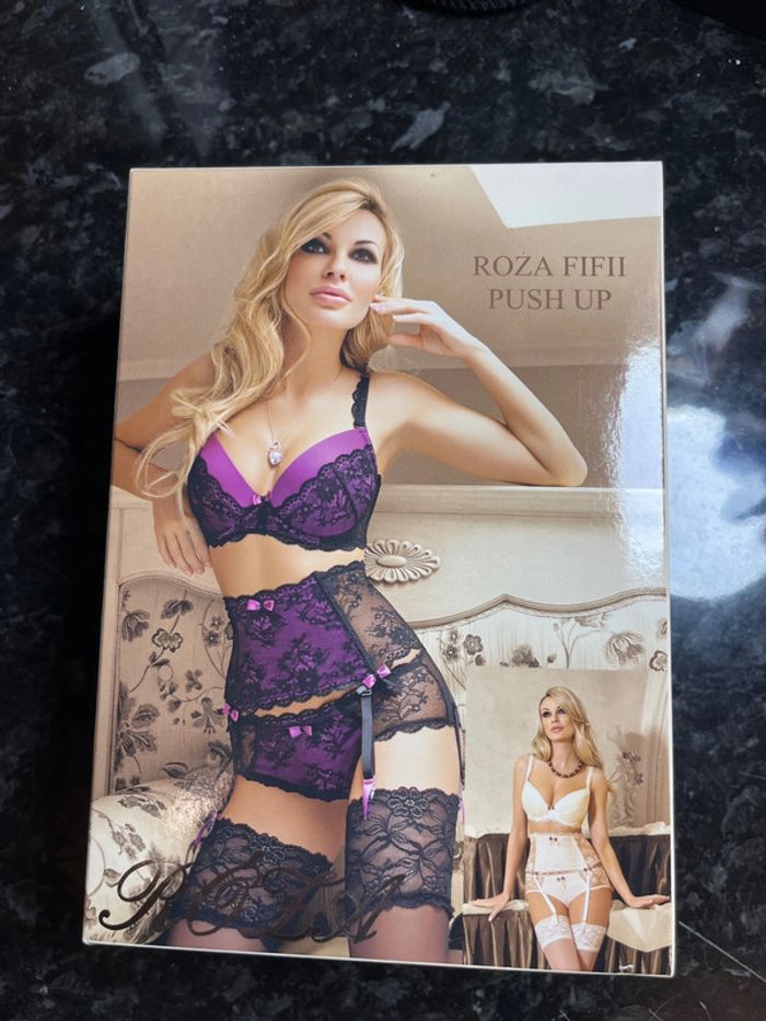 Soutient gorge sexy marque Roza Fifii push up taille 75D neuf