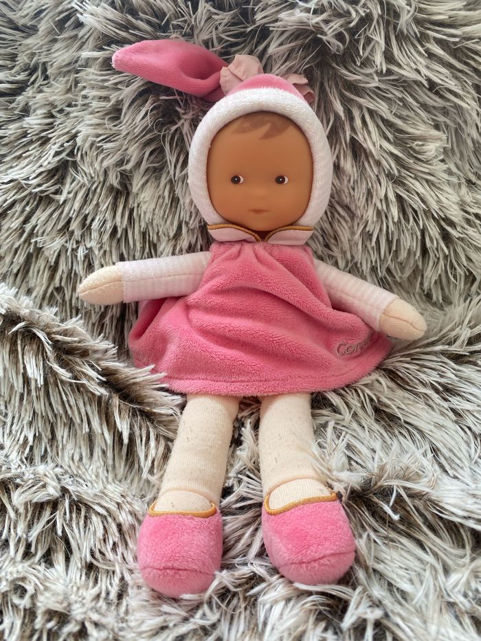Doudou poupée corolle