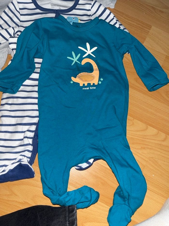 Lots pyjamas 3 mois - photo numéro 2