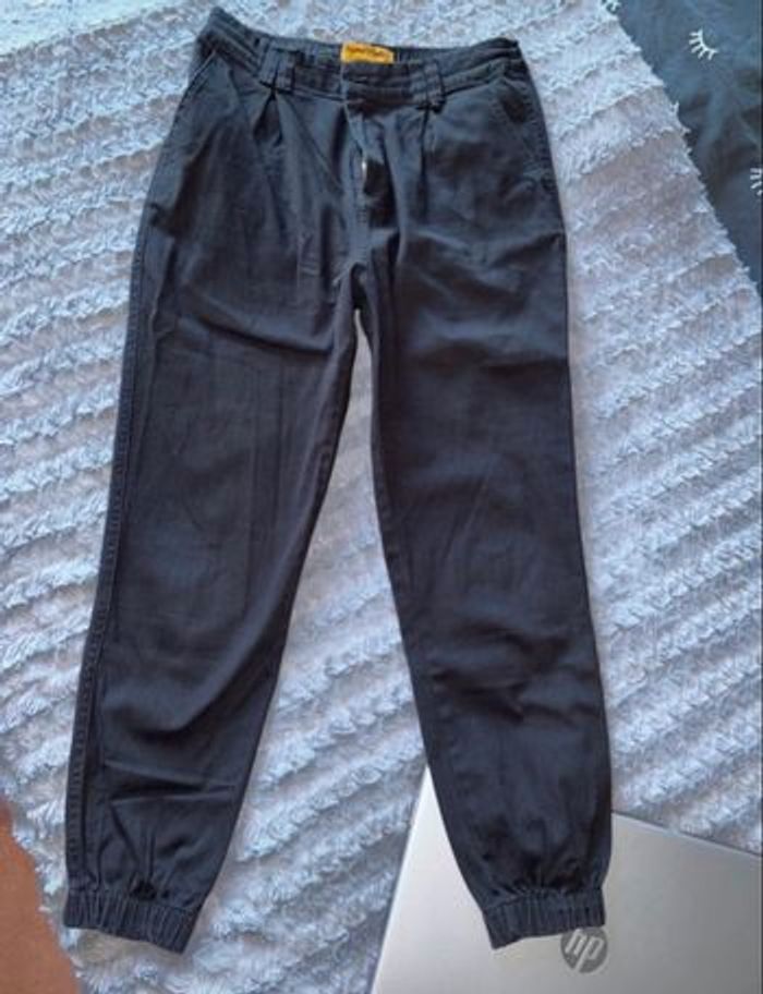 Pantalon style cargo noir - photo numéro 3