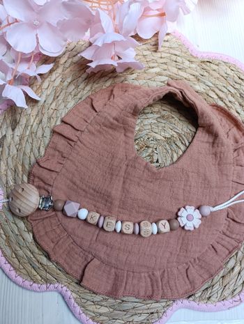 Bavoir + attache tétine