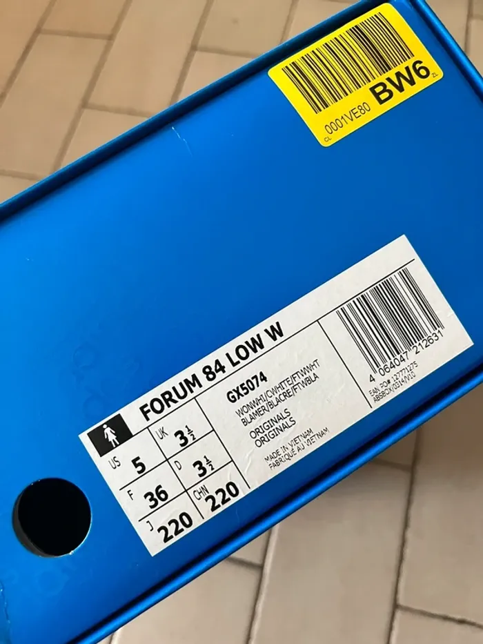 Baskets Adidas taille 36 - photo numéro 3