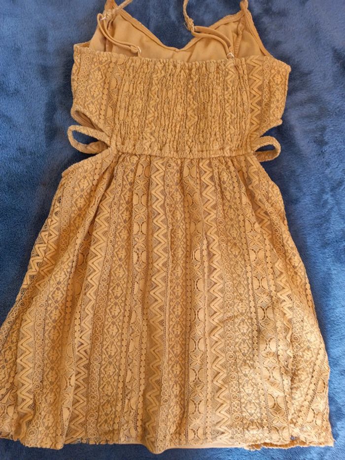 Robe brodée - photo numéro 3