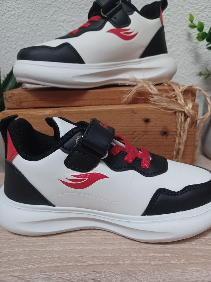 Baskets garçon T 28 - photo numéro 2