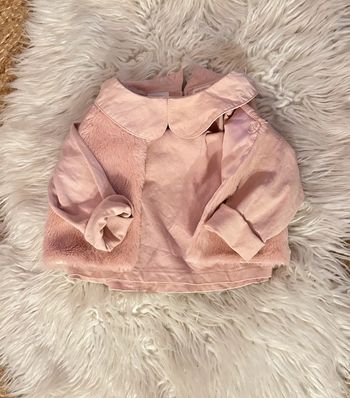 Fille 👧🏻 Gilet sans manches rose fausse fourrure. Primark 9/12 mois