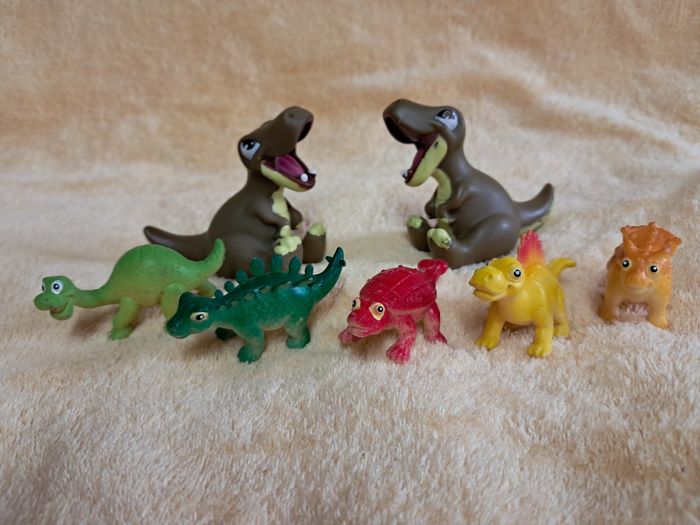 Lot de minis dinos rigolos