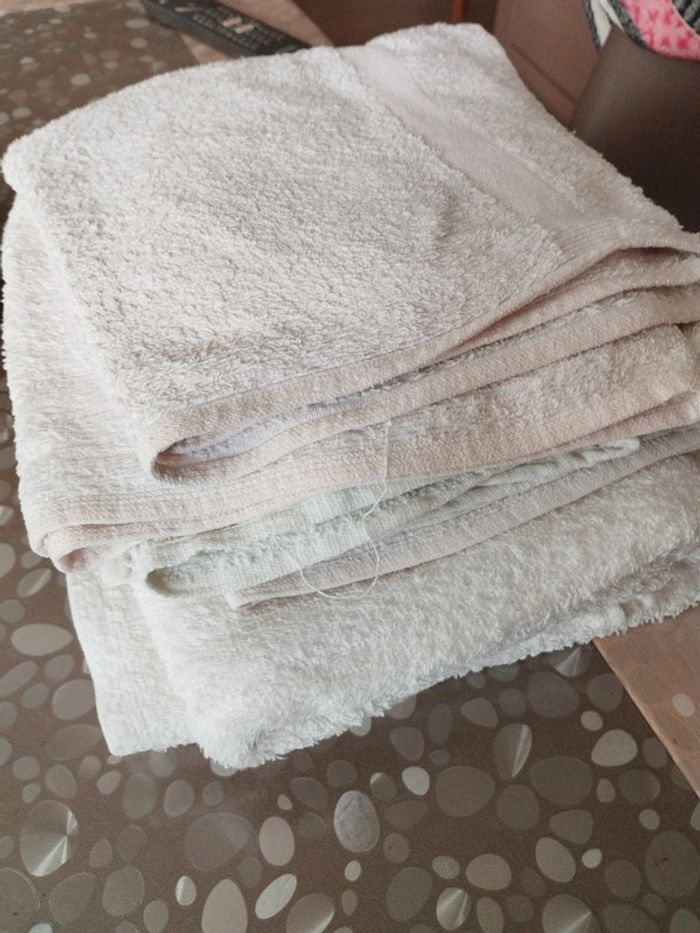 5 serviettes de toilette blanches