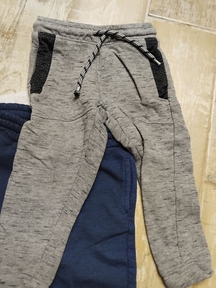 Lot de 4 joggings taille 3 ans garçon - photo numéro 4