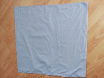 taie d'oreiller carrée bleu 60 cm