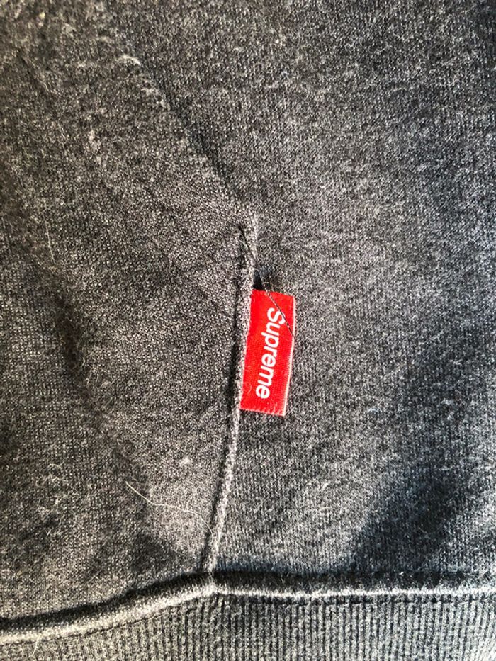 Sweat SUPREME - Taille L - photo numéro 3