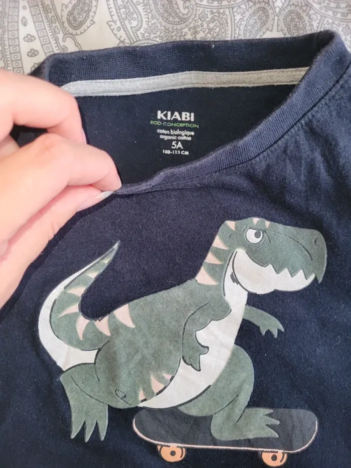 T-shirt manches courtes dinosaures 5 ans - photo numéro 2