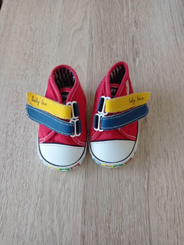 Baskets bébé Baby Love