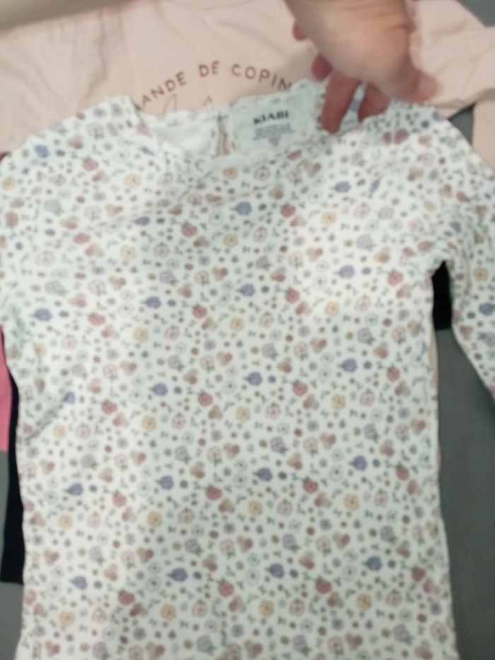 Lot 5 vêtements - photo numéro 2