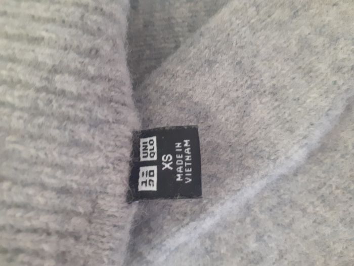 Pull Uniqlo gris clair col roulé - photo numéro 2