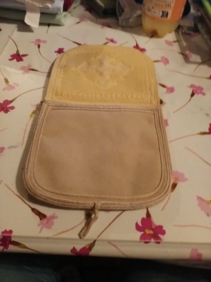 Petit sac  en daim - photo numéro 2