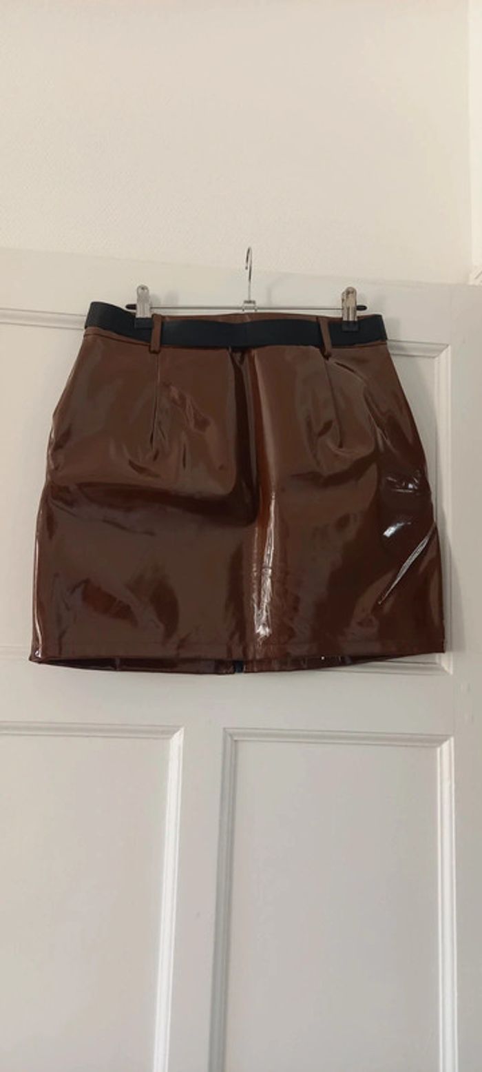 Jupe effet vynile brune missguided 38 - photo numéro 2