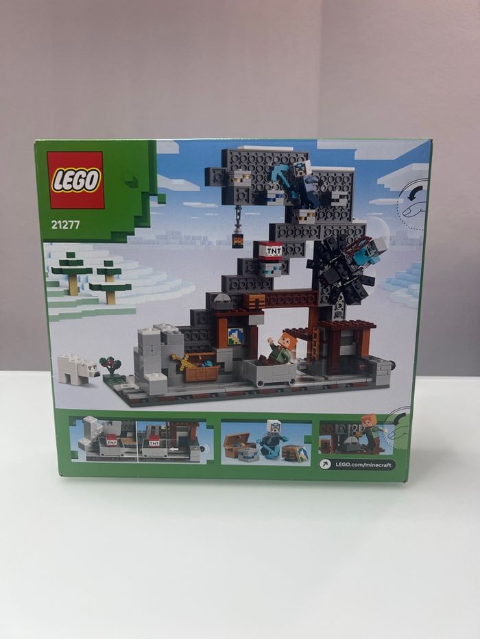 Lego 21277 Minecraft La mine en forme de pioche The Pickaxe Mine - photo numéro 2