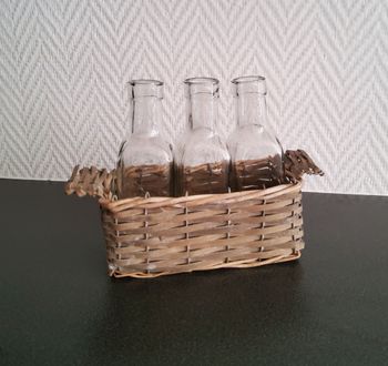 Lot 3 petits vases dans panier